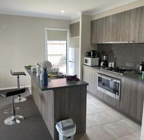 פנסיון Cosy Room With Lock And Work Area