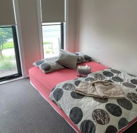 ペンション Cosy Room With Lock And Work Area