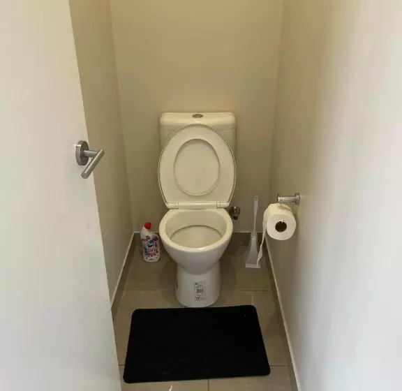 ペンション Cosy Room With Lock And Work Area