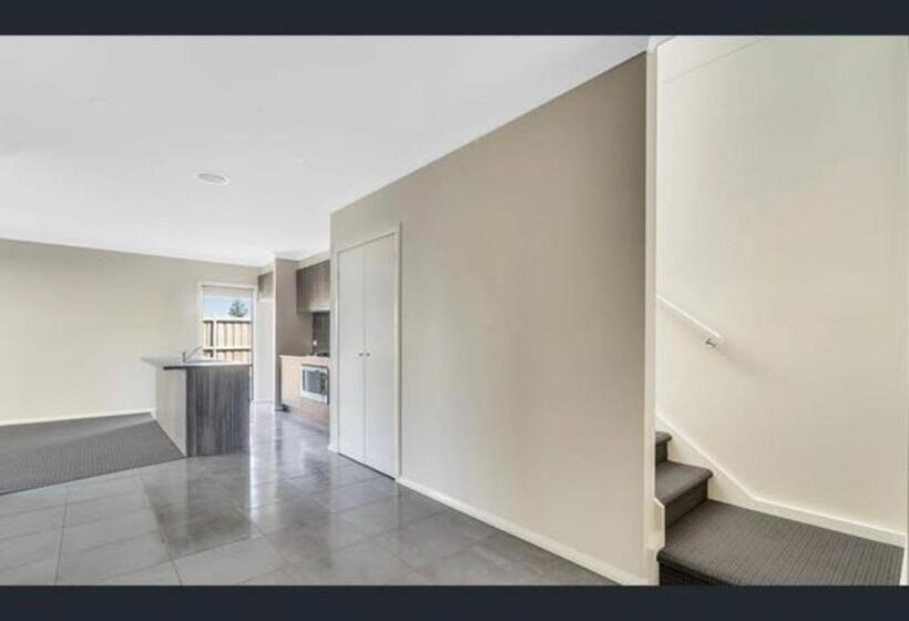 פנסיון Cosy Room With Lock And Work Area