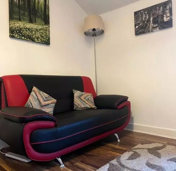 Majatalo Double Room Near City Centre With Extra Lounge Area