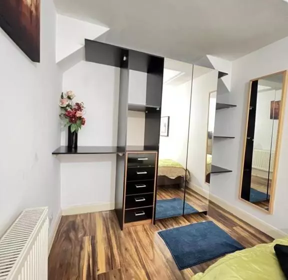 Majatalo Double Room Near City Centre With Extra Lounge Area