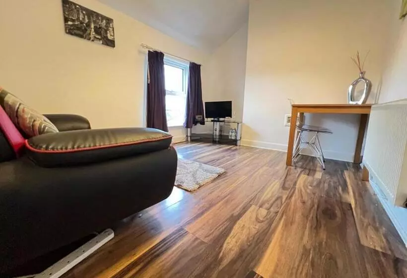 Majatalo Double Room Near City Centre With Extra Lounge Area