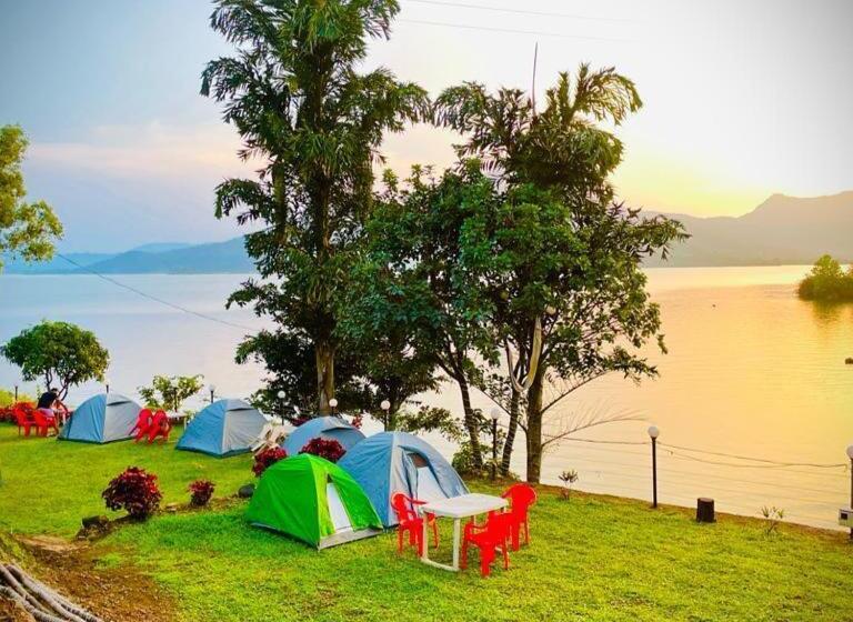 אתר נופש Elegance Feat Lonavala