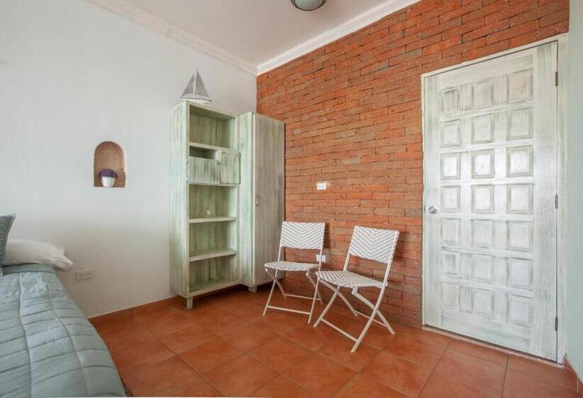 هاستل Posada Maria California