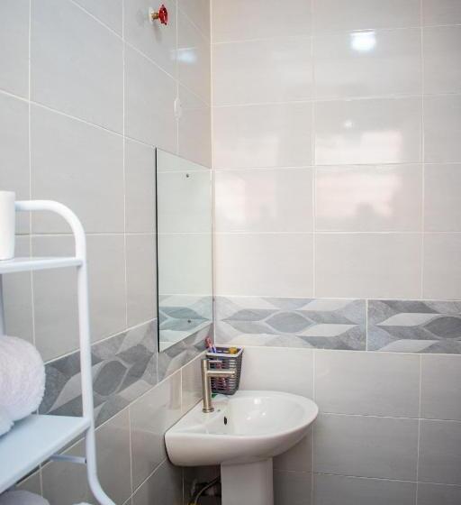 تختخواب و صبحانه Jakewa Jc Homes