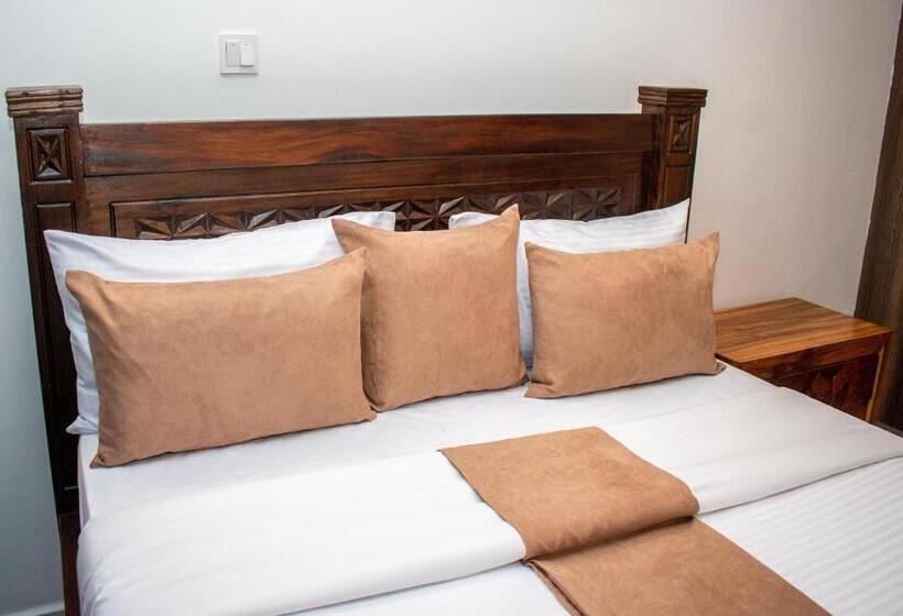 تختخواب و صبحانه Jakewa Jc Homes