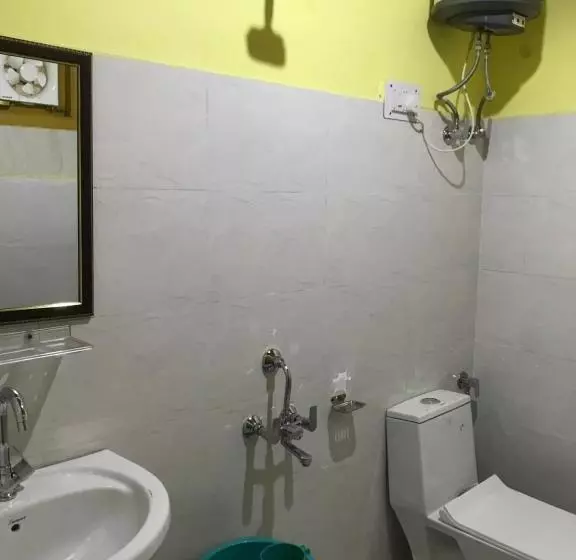 Aamiaismajoitus (B&B) Jibhi Mountain Retreat