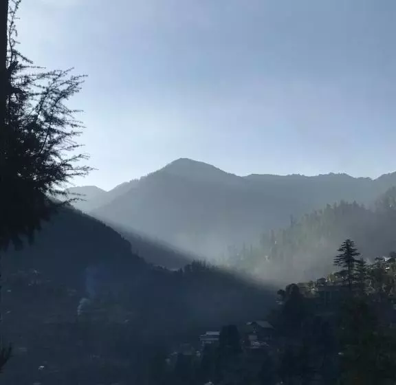 Aamiaismajoitus (B&B) Jibhi Mountain Retreat