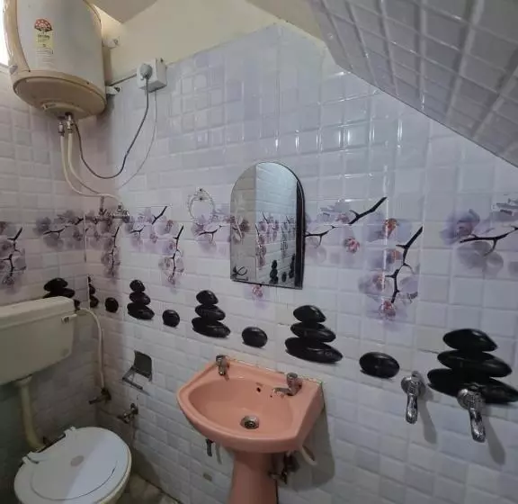 Retkeilymaja Forest Vibes Kalatop Rooms Restaurant