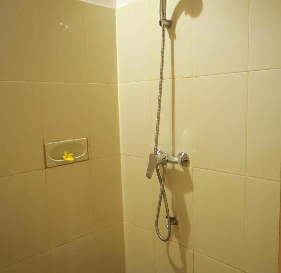 Отель Green Orry Inn Tetebatu