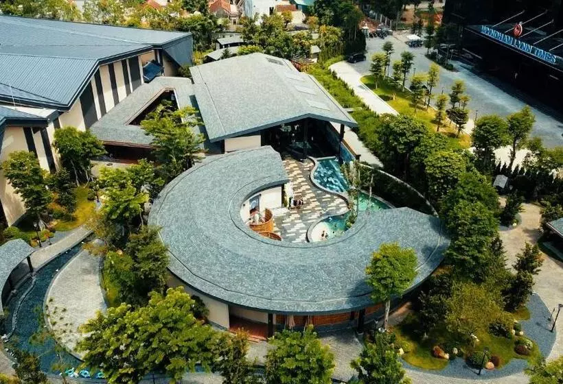 هتل Khoáng Nóng Wyndham Thanh Thủy
