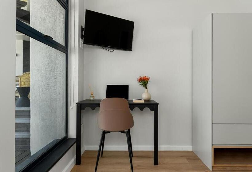 ホテル Neighbourgood 1st Crescent