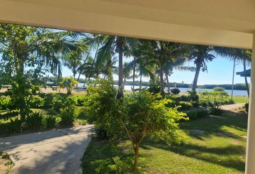 בית מלון כפרי New Door Villas