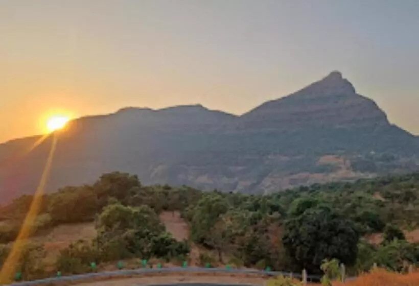 Hotelli Raigad Farm House 2 Pacad
