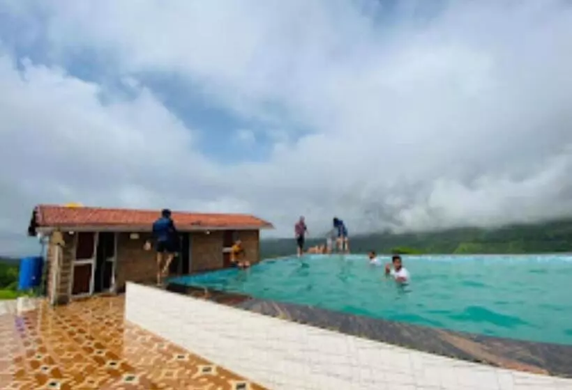 Hotelli Raigad Farm House 2 Pacad