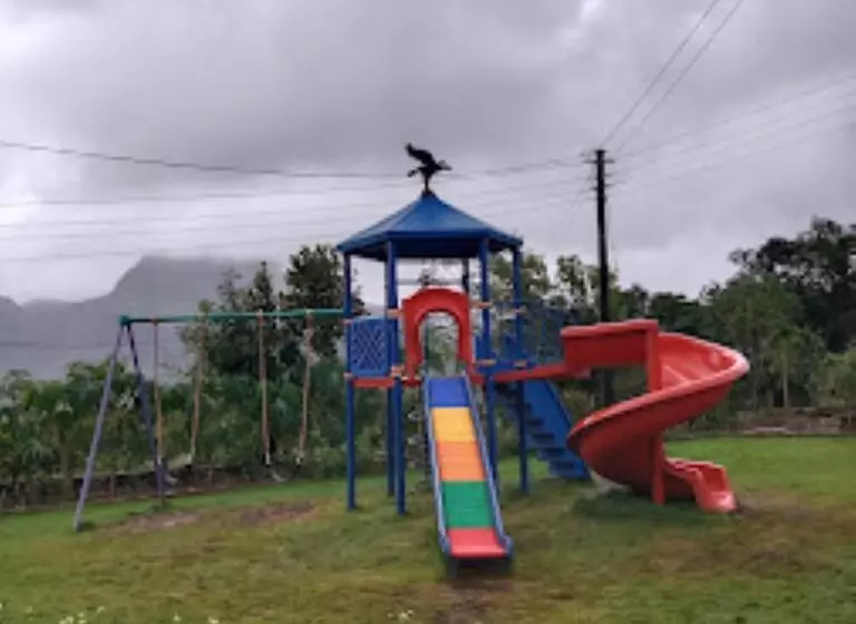 Hotelli Raigad Farm House 2 Pacad