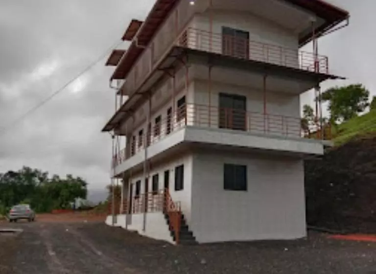 Hotelli Raigad Farm House 2 Pacad