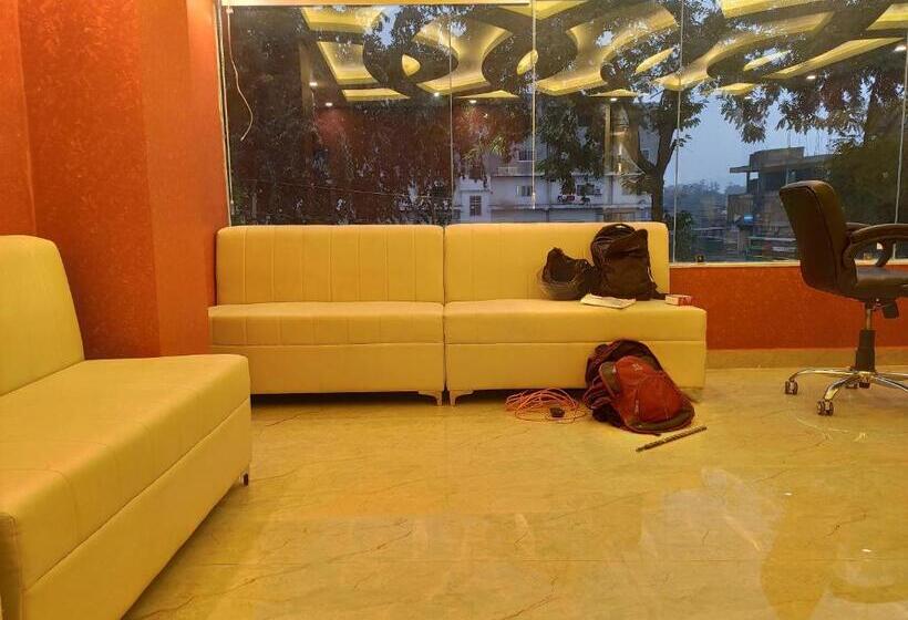 Hotel Royal View Residency