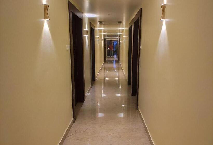 Hotel Royal View Residency
