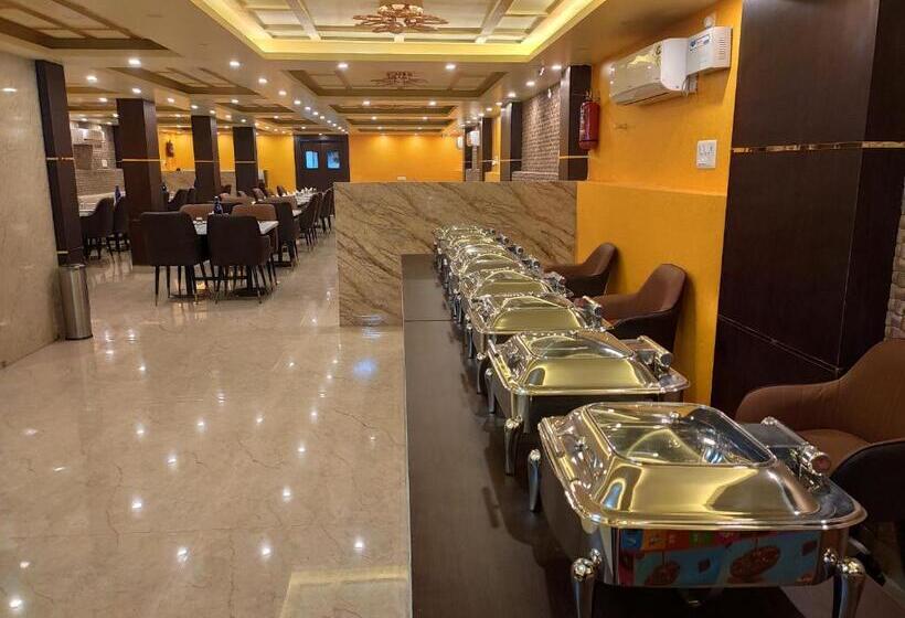 Hotel Royal View Residency