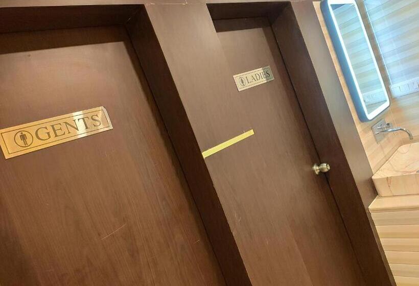 Hotel Royal View Residency