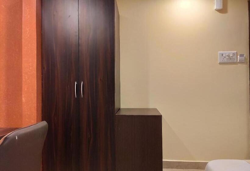 Hotel Royal View Residency