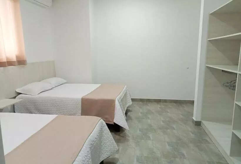 ホテル Suite And Business