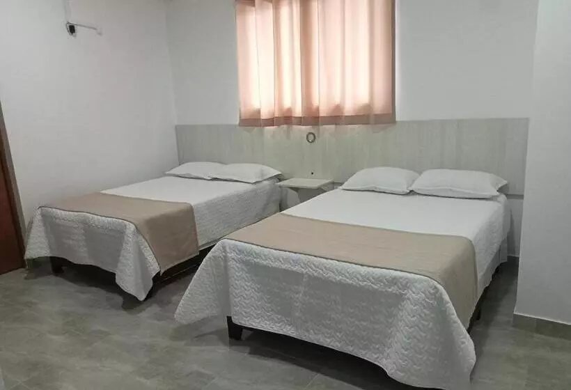 ホテル Suite And Business