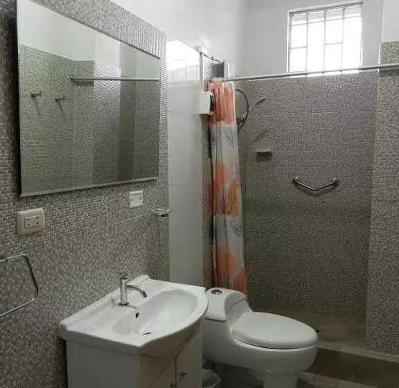 ホテル Suite And Business