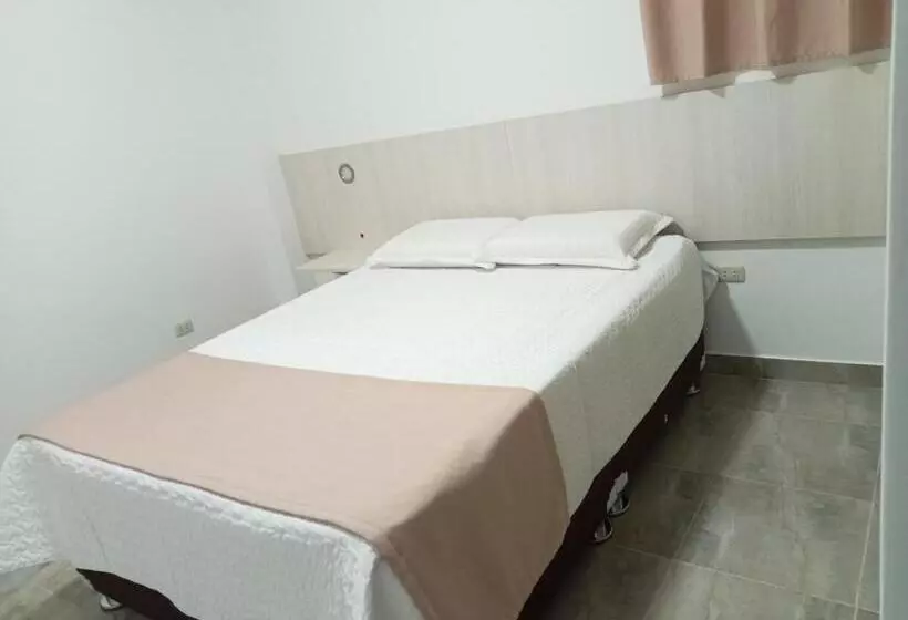 ホテル Suite And Business