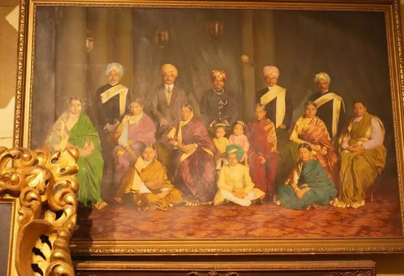 Palace Hostel By Borrbo