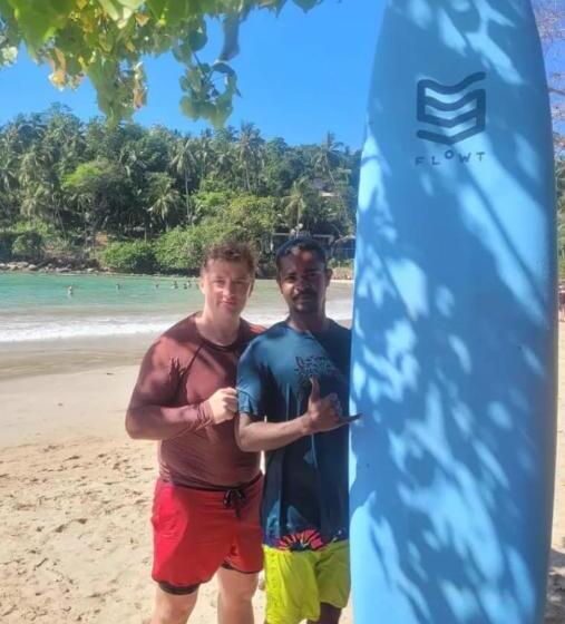 Pensiune Happy Waves Guesthouse