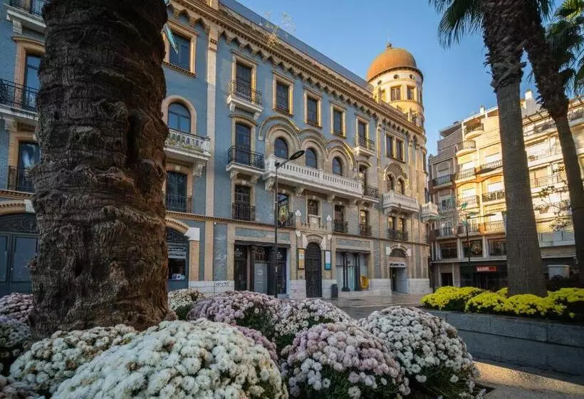 پانسیون Hostal Antiguo Palacio Hotel París