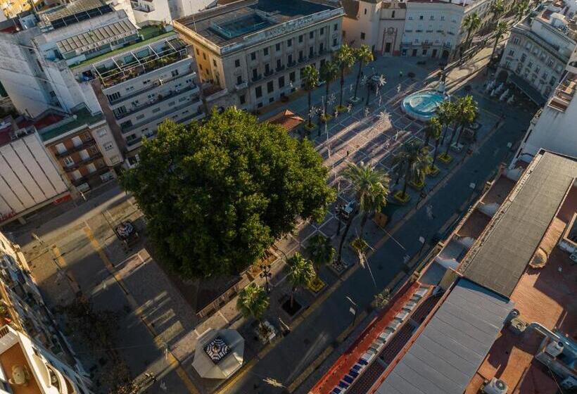 پانسیون Hostal Antiguo Palacio Hotel París