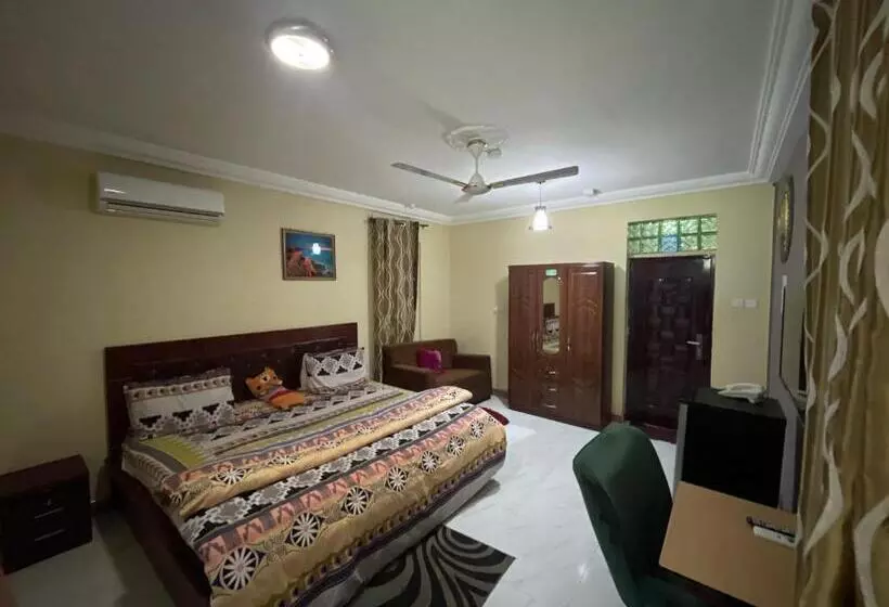 Majatalo Humble Grace Guesthouse / Lodge
