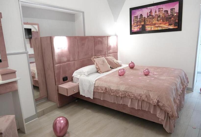 تختخواب و صبحانه The King S House