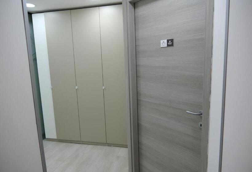 تختخواب و صبحانه The King S House