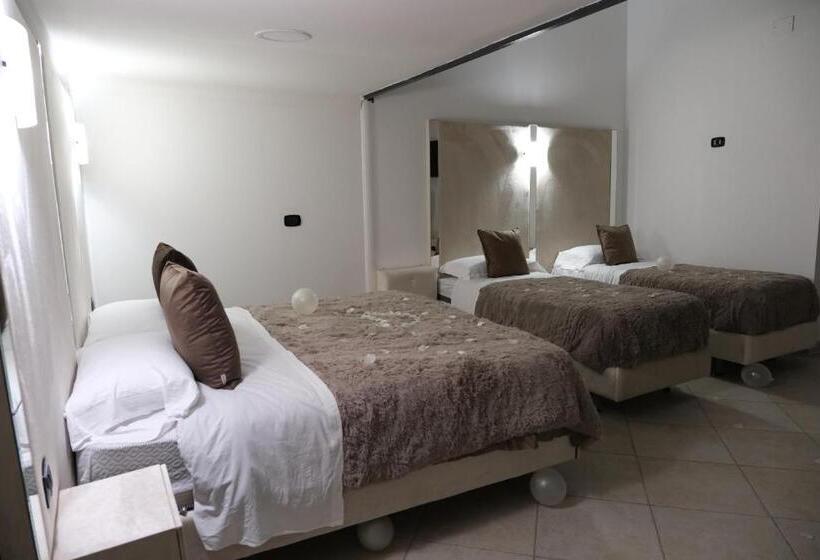 تختخواب و صبحانه The King S House