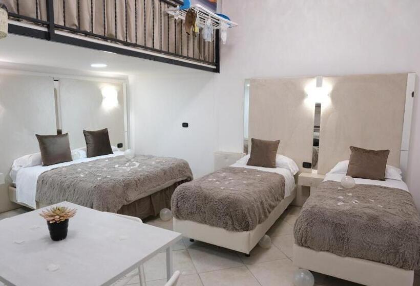 تختخواب و صبحانه The King S House