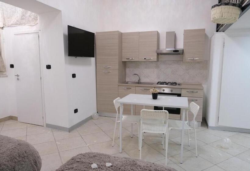 تختخواب و صبحانه The King S House