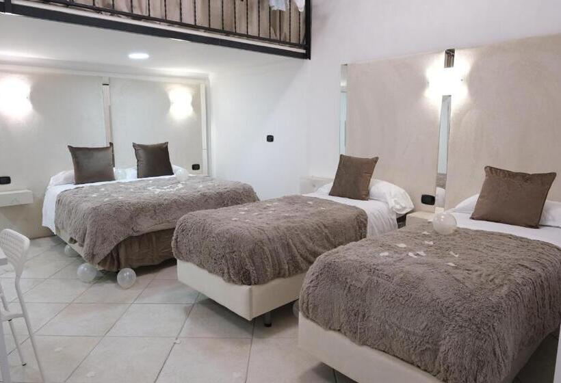 تختخواب و صبحانه The King S House