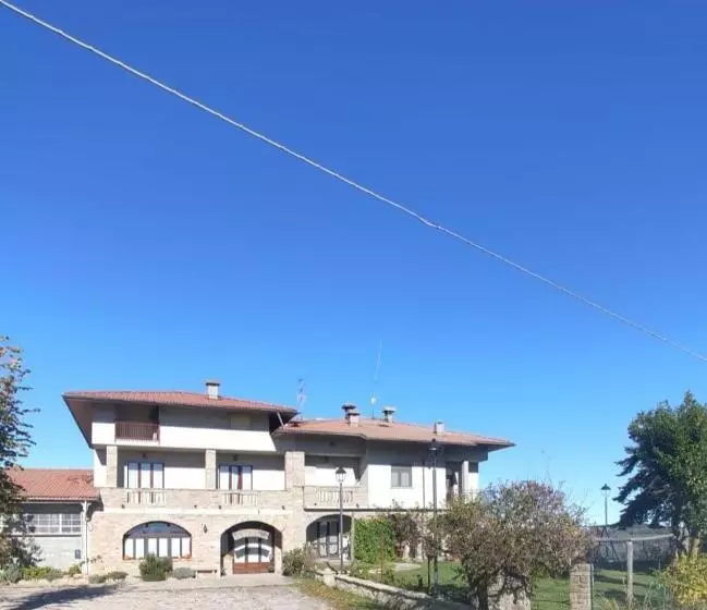 ホテル Az. Agr. Cascina Castellera