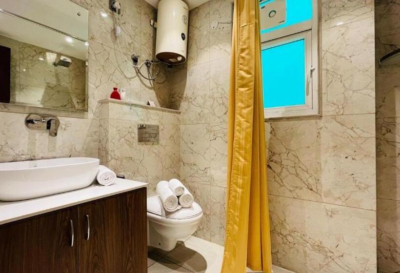 בית מלון כפרי Bluo 1bhk Suite   Balcony, Lift, Gym, Parking