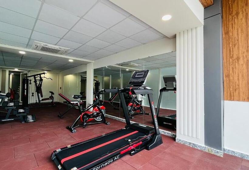 בית מלון כפרי Bluo 1bhk Suite   Balcony, Lift, Gym, Parking