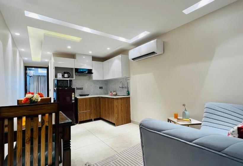 בית מלון כפרי Bluo 1bhk Suite   Balcony, Lift, Gym, Parking