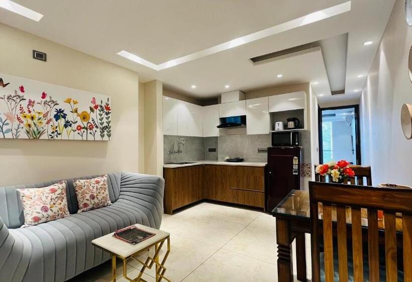 בית מלון כפרי Bluo 1bhk Suite   Balcony, Lift, Gym, Parking