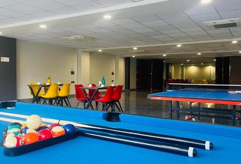 בית מלון כפרי Bluo 1bhk Suite   Balcony, Lift, Gym, Parking