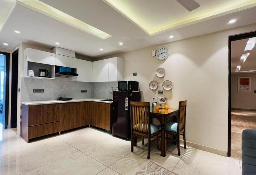 בית מלון כפרי Bluo 1bhk Suite   Balcony, Lift, Gym, Parking