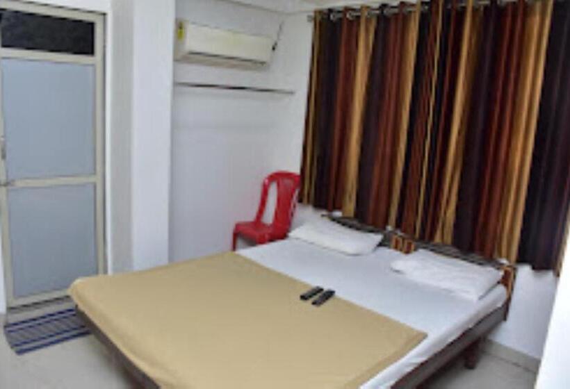 호텔 Golden Palanpur